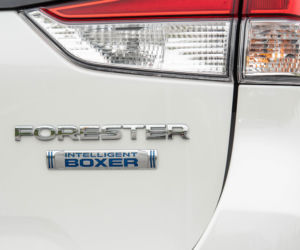 Subaru Forester e-BOXER vs Honda CR-V Hybrid