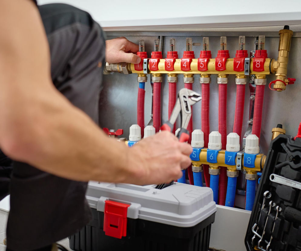 Rozdzielacze w instalacjach c.o.: optymalizacja przepływu i komfort cieplny