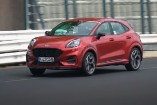 Dzikie zwierze wbiegło na Nurburgring! Bez obaw, to tylko nowy Ford Puma ST rozgrzewa się przed debiutem - WIDEO