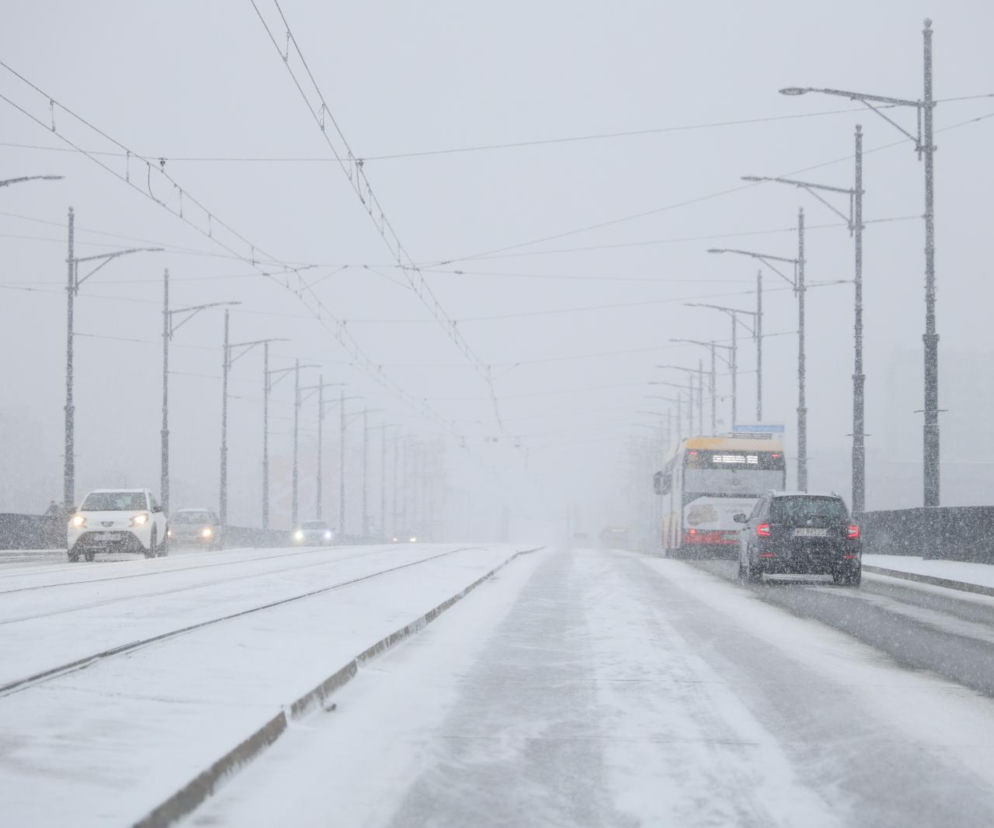 Zima paraliżuje drogi na południu i wschodzie kraju