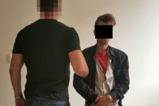 Zaatakował ochroniarza z powodu dezodorantu. Grozi mu 10 lat więzienia
