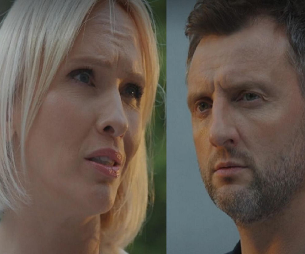 Zbliżenia twarzy Doroty (Iwona Rejzner) i Bartka (Arkadiusz Smoleński) z serialu M jak miłość. Dorota zmartwiona, Bartek poważny. Scena ilustruje ich trudne decyzje dotyczące sprzedaży domu i adopcji dziecka. Więcej informacji o M jak miłość na Super Seriale.