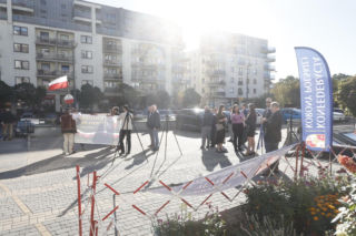 Pikieta przed rozprawą Grzegorza Brauna