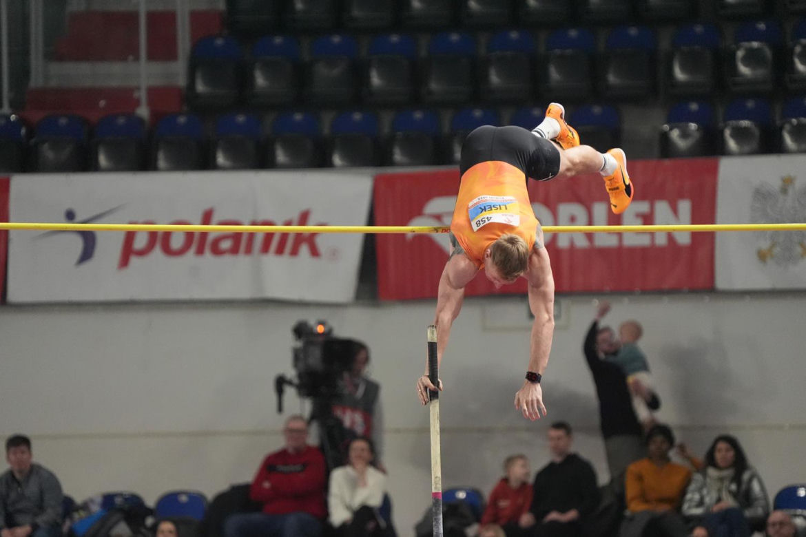 Halowe Mistrzostwa Polski 2025 w Arenie Toruń. Zdjęcia kibiców z trybun i sportowców