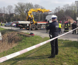 Kraków: Autobus zjechał z drogi i wpadł do rowu!