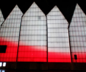 Rocznica Sierpnia '80 w Szczecinie. Filharmonia z wyjątkową iluminacją 