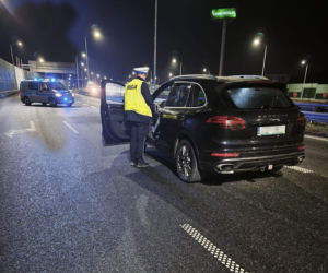 85-latek jechał Porsche pod prąd na obwodnicy Trójmiasta. Zatrzymał go policjant po służbie