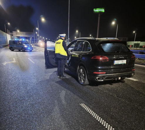 85-latek jechał Porsche pod prąd na obwodnicy Trójmiasta. Zatrzymał go policjant po służbie