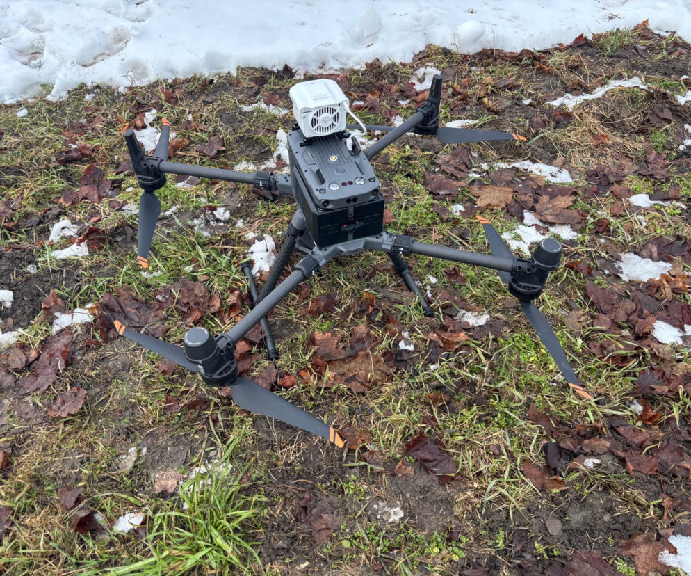 Bez wchodzenia do domu sprawdzą co spalamy w piecach. Pomoże w tym dron 