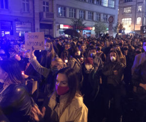Protest kobiet w Katowicach. Tłumy strajkują przeciwko zakazowi aborcji