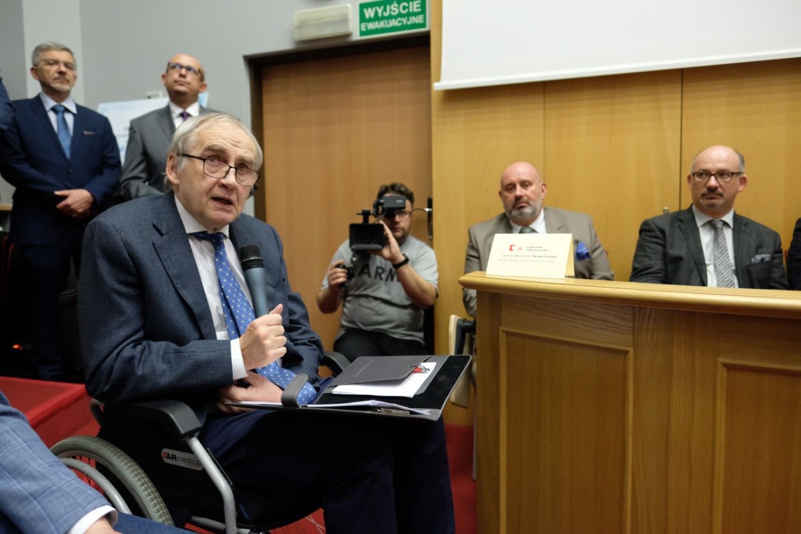 Pionierska operacja gardła Tymka