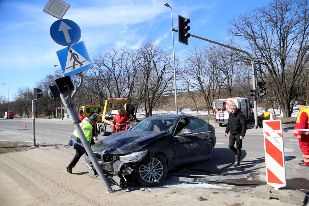 Patrole strajkują, kierowcy szarżują
