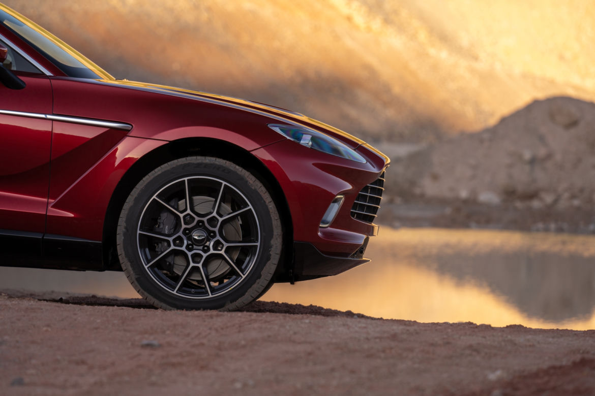 Aston Martin DBX (2020)