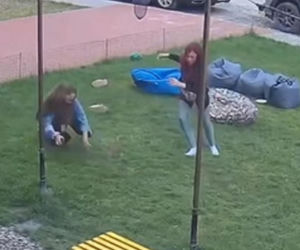 Mocne nagranie z Ukrainy. Ludzie siedzieli w kawiarni, gdy spadły pociski