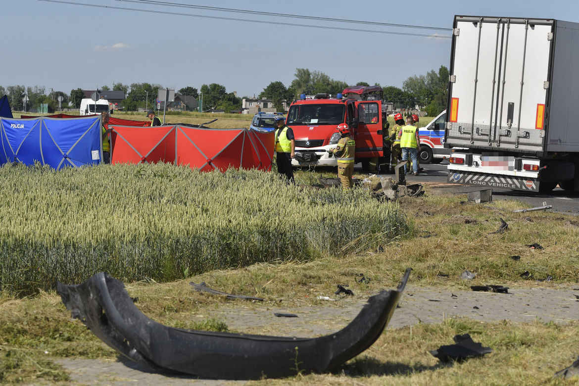 Wypadek w Elżbietowie. Zginęły dwie rodziny 