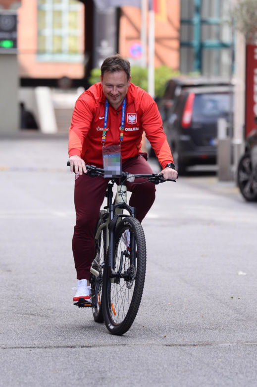 Cezary Kulesza jak szef na pierwszym treningu reprezentacji Polski w Hanowerze