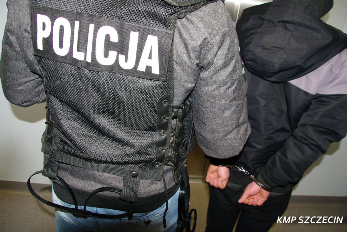Kolekcjoner pokryw śmietnikowych w rękach policji. Zniszczył kilkadziesiąt kubłów w centrum Szczecina