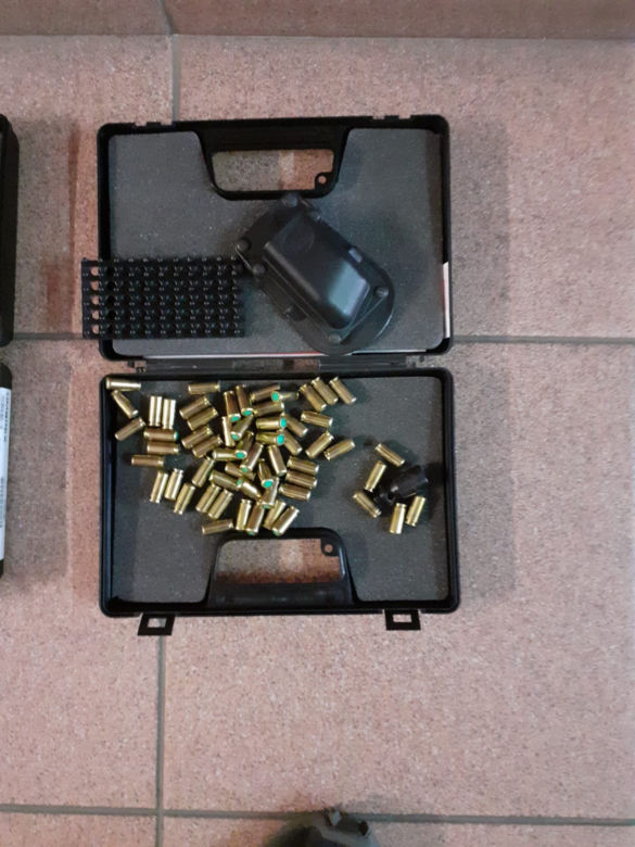Pod Tarnowem znaleziono nielegalny ARSENAŁ BRONI. 50-letni fan militariów z zarzutami
