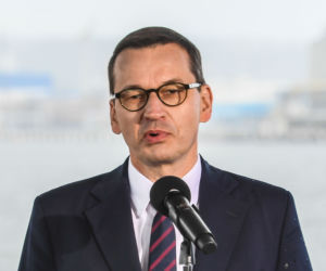Morawiecki pokazał zagadkowe zdjęcie z plaży. „W tym tygodniu będzie się działo”