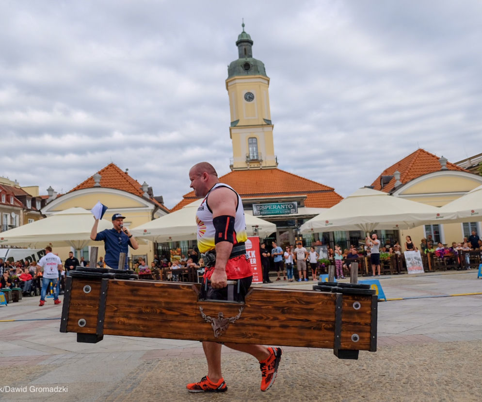 Mistrzostwa Europy Strongmen w Białymstoku. Na Rynku Kościuszki będą przeciągac TIR-a