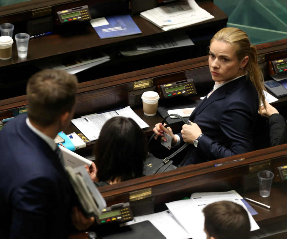 SCHMIDT I PETRU.