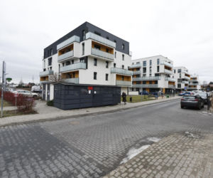 Warszawa, format: Deweloper postawił domy na Mleczarskiej. Cofnięto mu pozwolenie na budowę