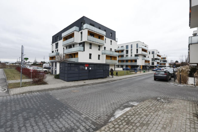 Warszawa, format: Deweloper postawił domy na Mleczarskiej. Cofnięto mu pozwolenie na budowę