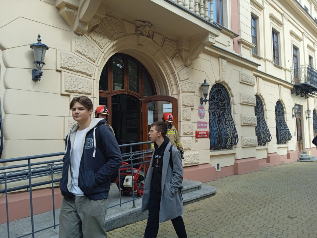 Ewakuacja lubelskiego sądu! Na sali rozpraw pojawił się dym