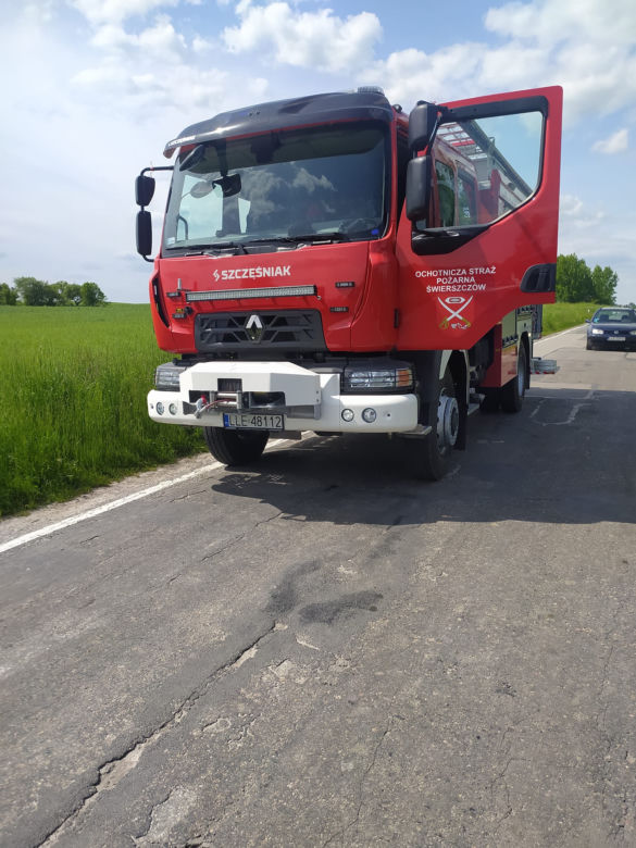 Szkolny autokar stanął w płomieniach. Podróżowały w nim dzieci. Zobacz