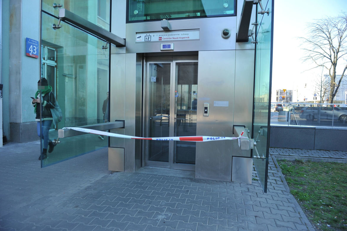 Tragedia na stacji metra Centrum Nauki Kopernik. Nie było szans na ratunek 