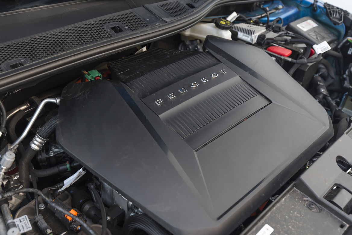 Peugeot e-208 GT