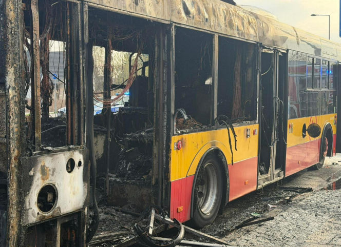 Pożar autobusu Miejskiego na Wawrze