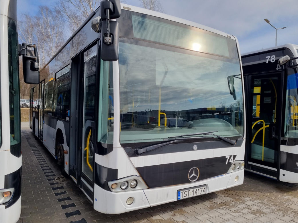 ZEC Starachowice sprzedaje 10 Mercedesów. Drugi przetarg niższa cena