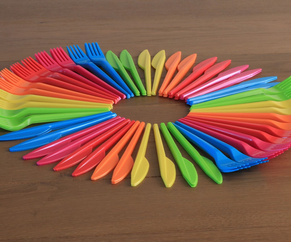 Koniec z plastkiem w sklepach. Jest też nowy podatek! Czego już nie kupimy w tym roku?