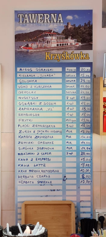 Niedzica to idealne miejsce na jesienny wyjazd. Jezioro, góry, lasy, a do tego taniej niż w Zakopanem