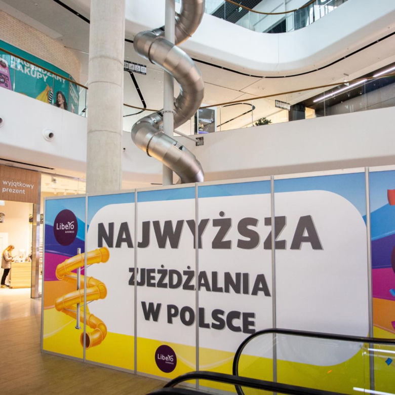 W Galerii Libero w Katowicach stanęła najdłuższa zjeżdżalnia w Polsce. Kiedy otwarcie? 