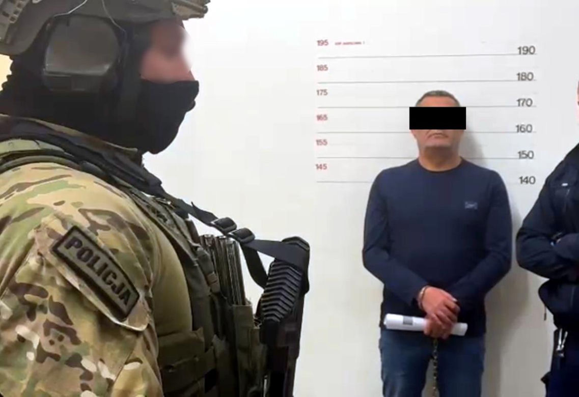 „Cyngiel” stambulskiej mafii wpadł w Warszawie! Miał przy sobie naładowaną broń