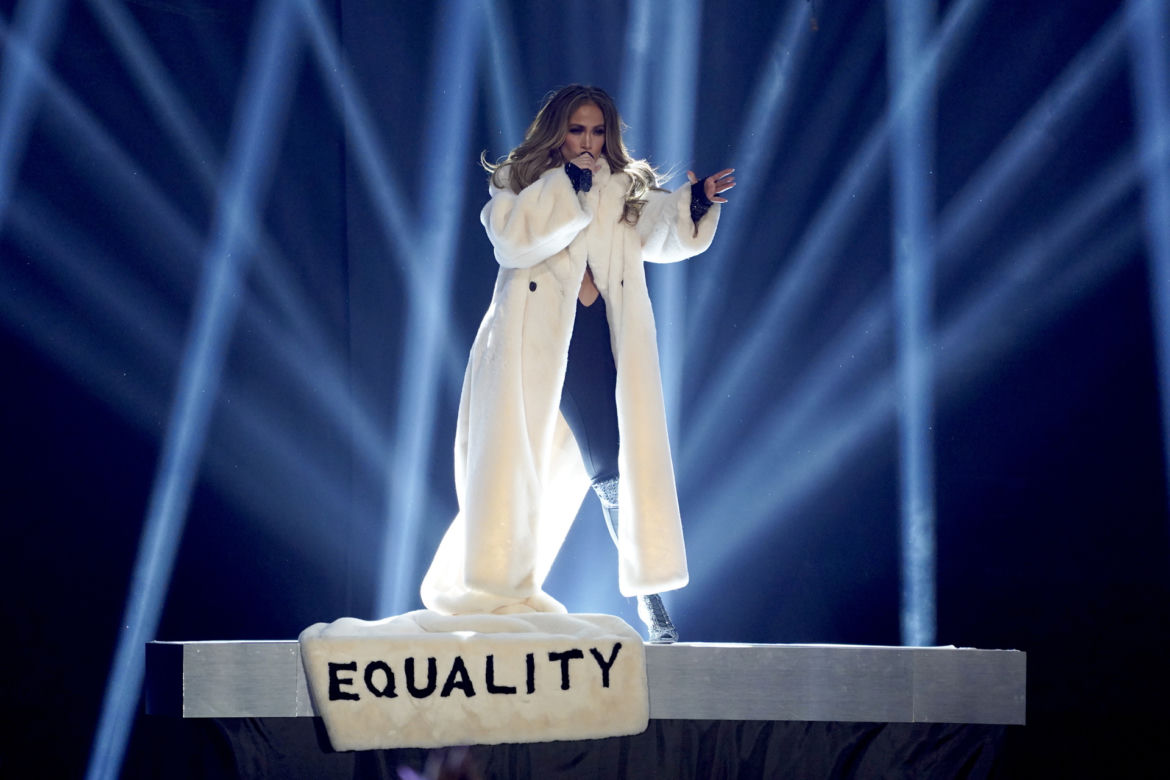 Jennifer Lopez nago w wannie! Zdjęcia pojawiły się w sieci