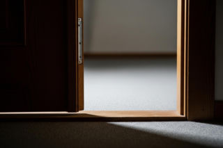 Nauczycielka wyrzuciła krzyż w Kielnie. Jakie konsekwencje czekają?