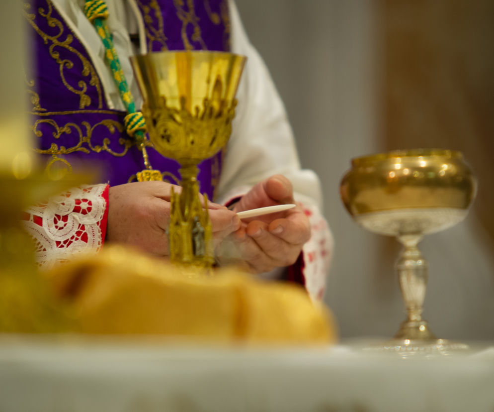 Boże Narodzenie bez udziału w mszy świętej? Biskupi wydali stosowne dekrety 