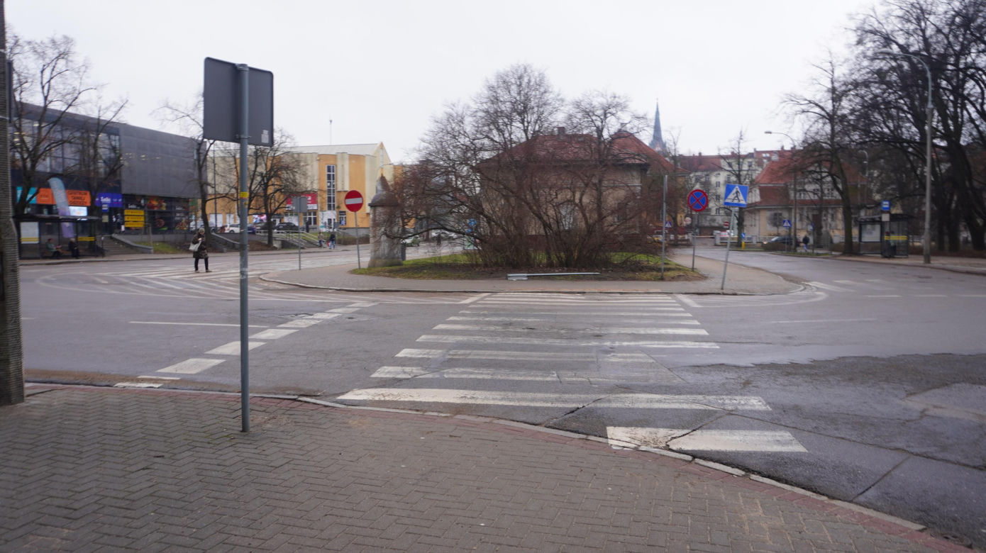 To jedyne prostokątne rondo w Europie. Znajduje się blisko centrum Olsztyna [ZDJĘCIA]
