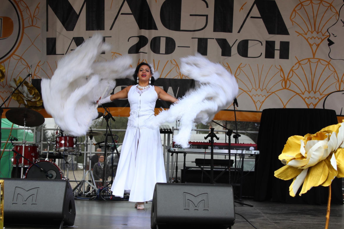 Było spotkanie z modą, muzyką i samochodami z lat 20. w Korczewie. Za nami impreza „Magia lat 20-tych” 2025