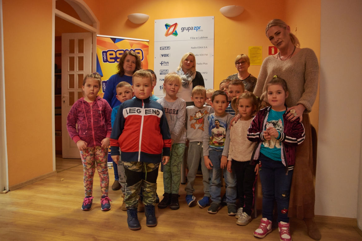 Recytowali i śpiewali. Dzieci z gminy Uchanie odwiedziły Radio ESKA Lublin