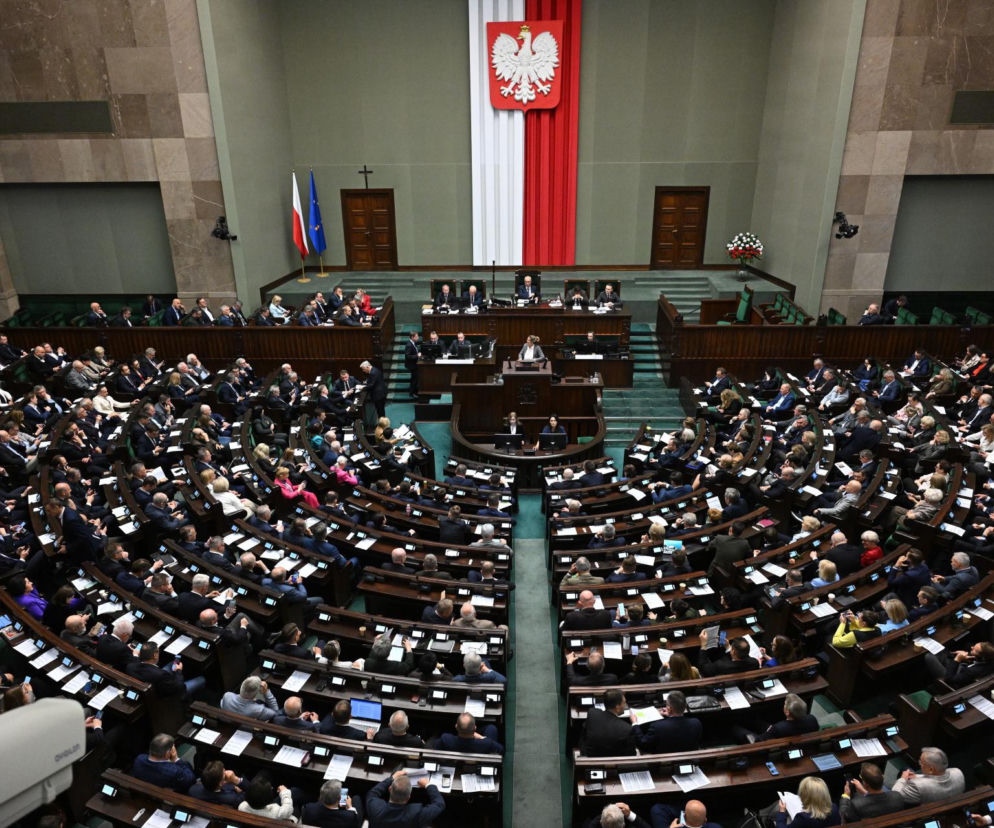 Posłowie na sali posiedzeń Sejmu, 15 bm
