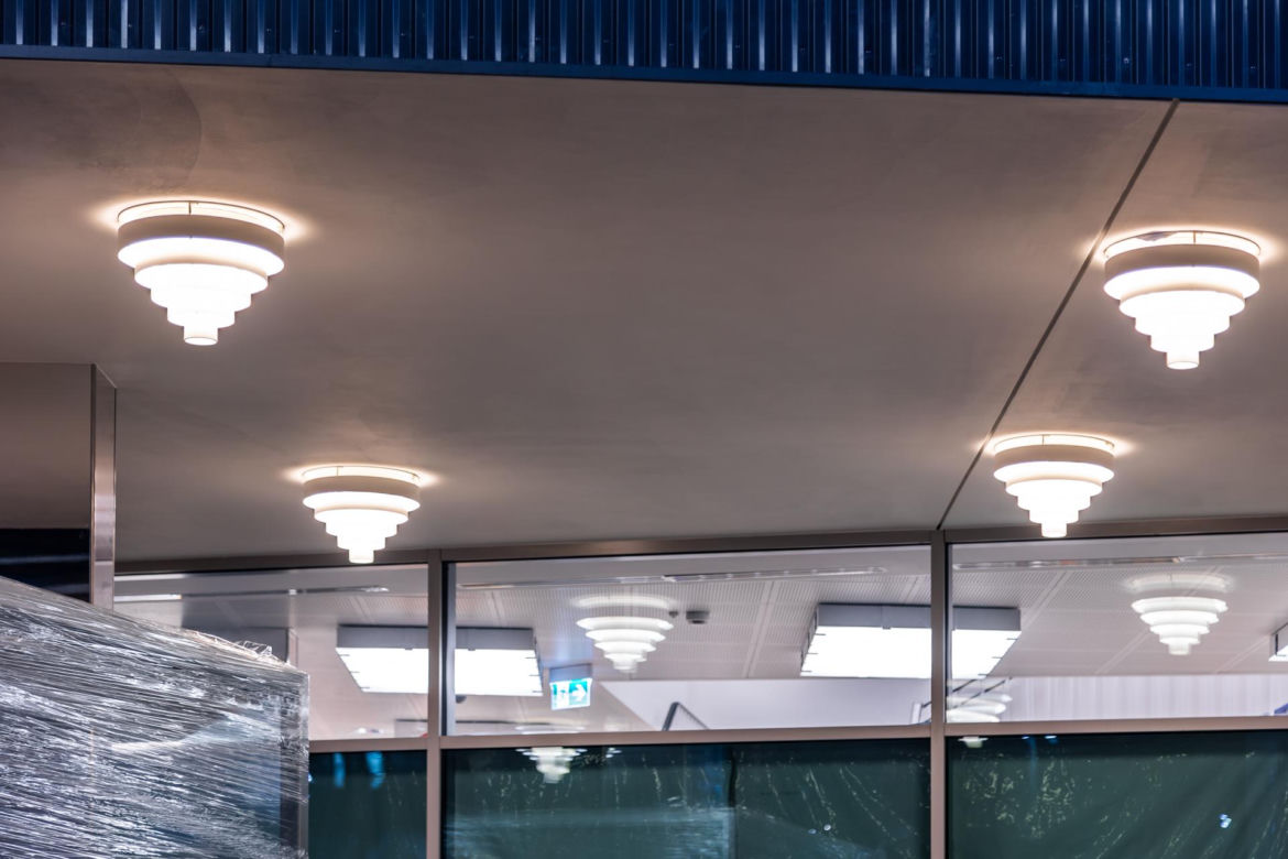 Pawilon Cepelia po zmroku - świeci niczym neon