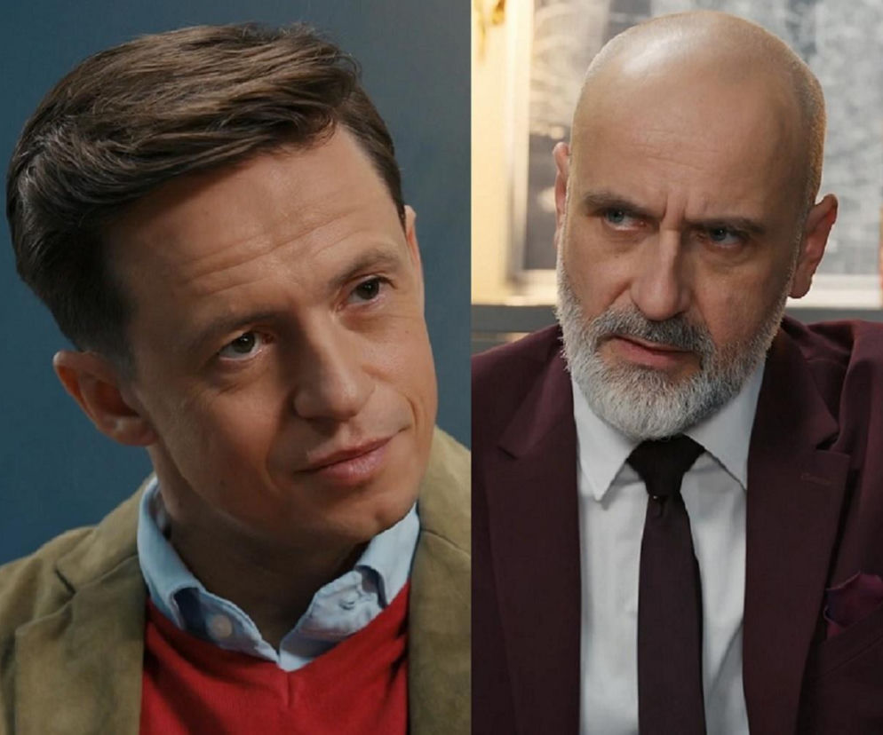 Błażej Modrzycki (Piotr Ligienza) i Kornel Jezierski (Jakub Bohosiewicz) z serialu Barwy szczęścia w zbliżeniu na twarze. Modrzycki w brązowej marynarce i czerwonym swetrze, uśmiecha się przebiegle. Kornel w bordowej marynarce i białej koszuli, z siwą brodą, ma poważny wyraz twarzy. Więcej o ich losach na portalu Super Seriale.