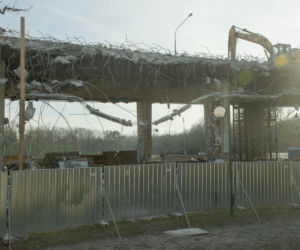 Wiadukt trasy Łazienkowskiej zniknął z powierzchni Ziemi. Została sterta gruzu i żelastwa 