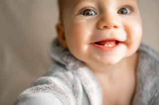 Imiona 2025. Leon pnie się w górę, a wśród dziewczynek nowy gracz! Sprawdź pełny ranking