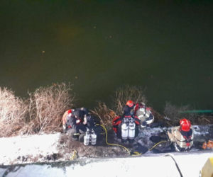 Samochód wpadł do Odry we Wrocławiu