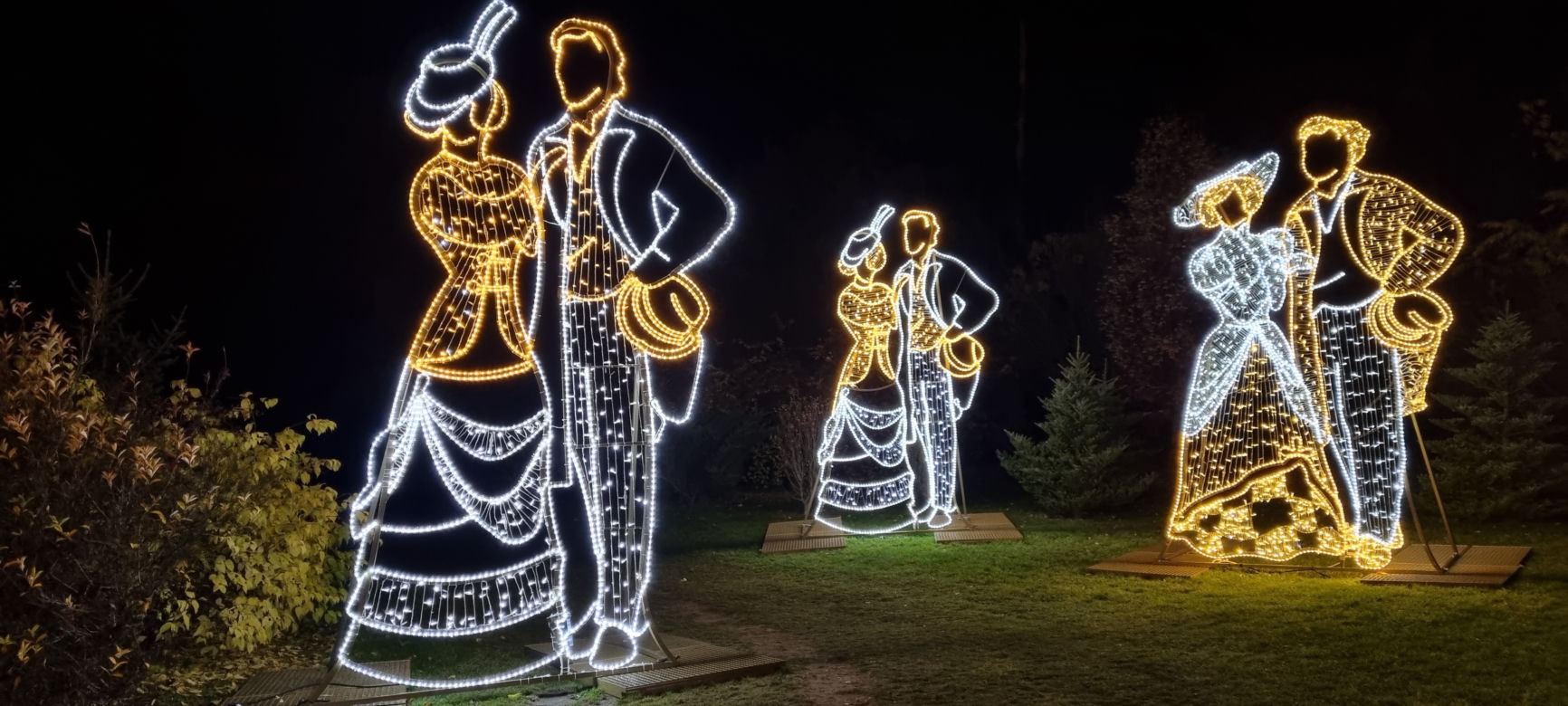 Ogród Botaniczny po zmroku zamienia się w magiczny ogród [GALERIA]